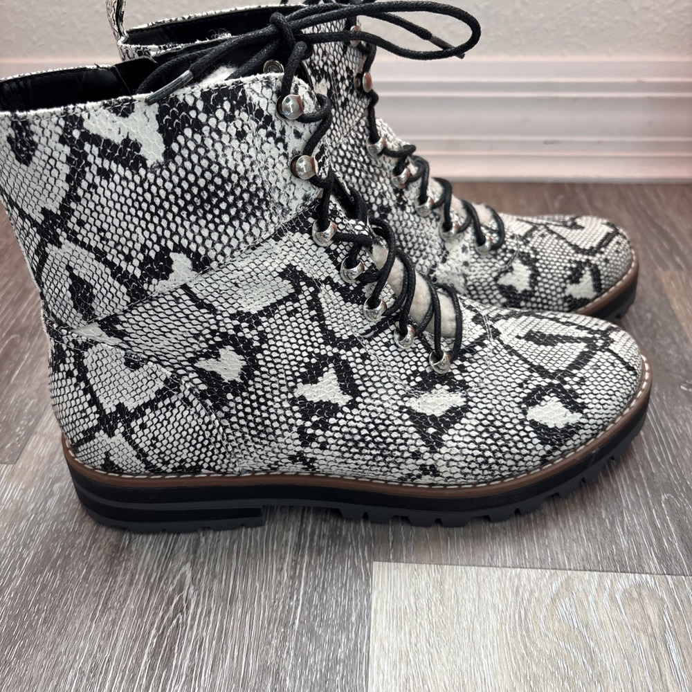 Crown & Ivy NAOMI Snake Print Textile/Fur Trim Lace Up/Zip Ankle Boots Size 9 - Picture 12 of 12